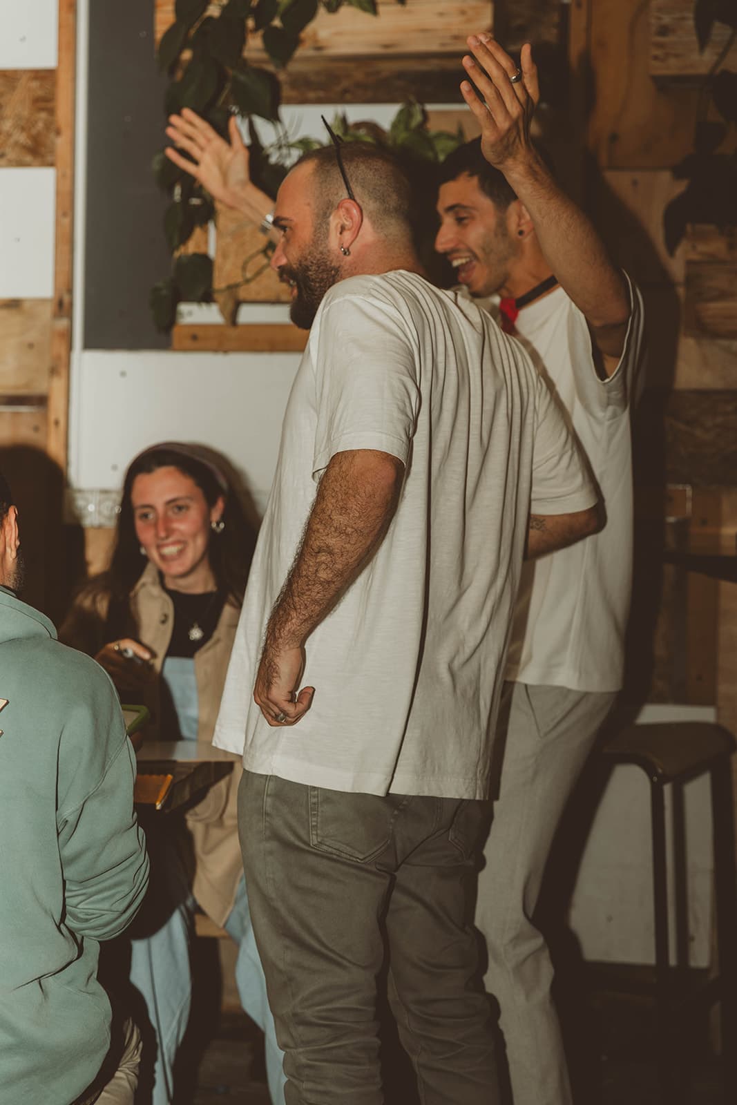 חיבורים עם סתיו - היכרויות פנים מול פנים